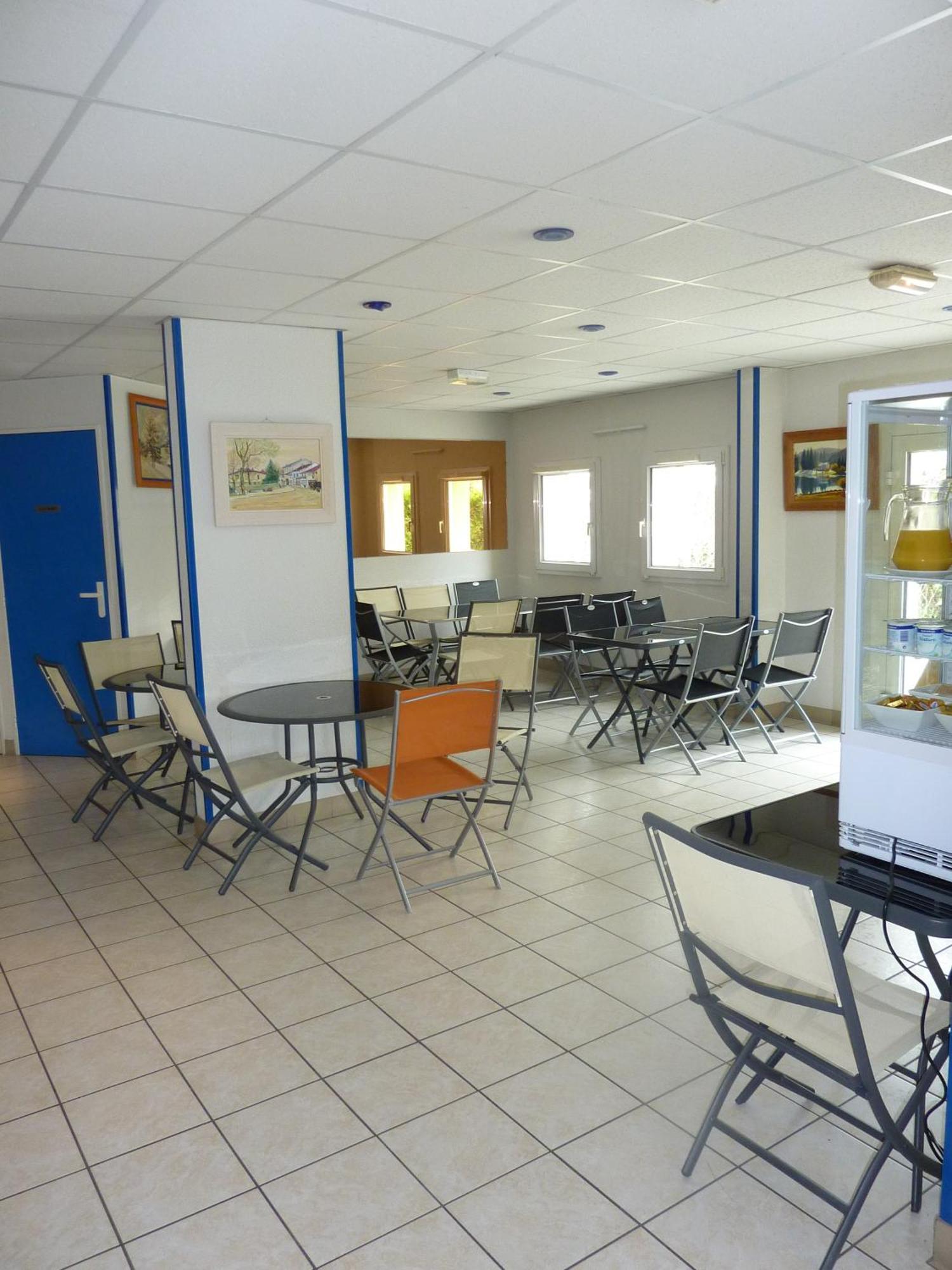 Lac'Hotel France Montreal La Cluse Экстерьер фото