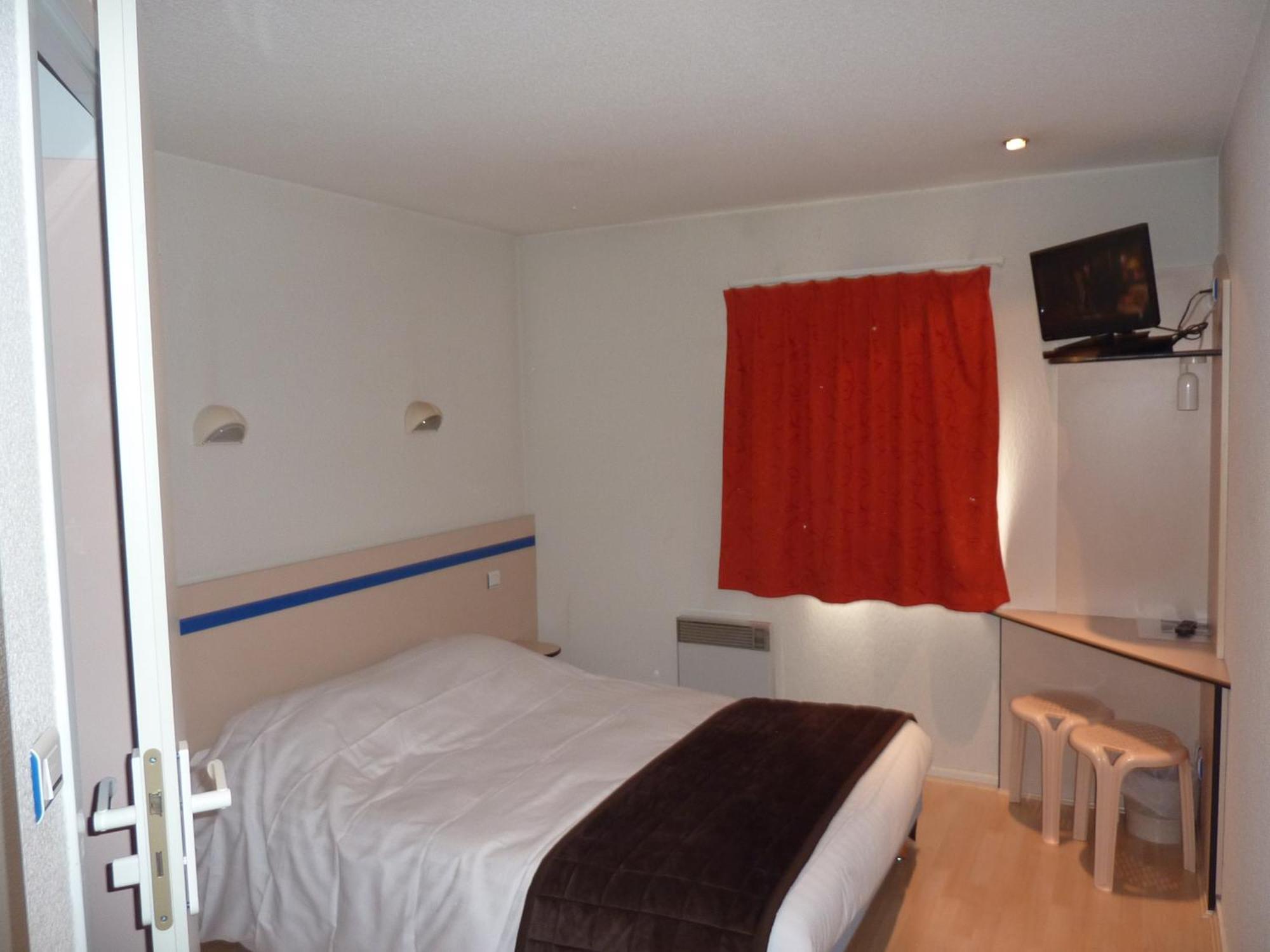 Lac'Hotel France Montreal La Cluse Экстерьер фото